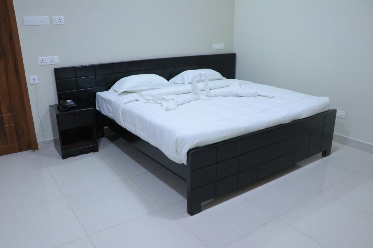 Hotel Tamilnadu -Trichy Tiruchirappalli Ngoại thất bức ảnh